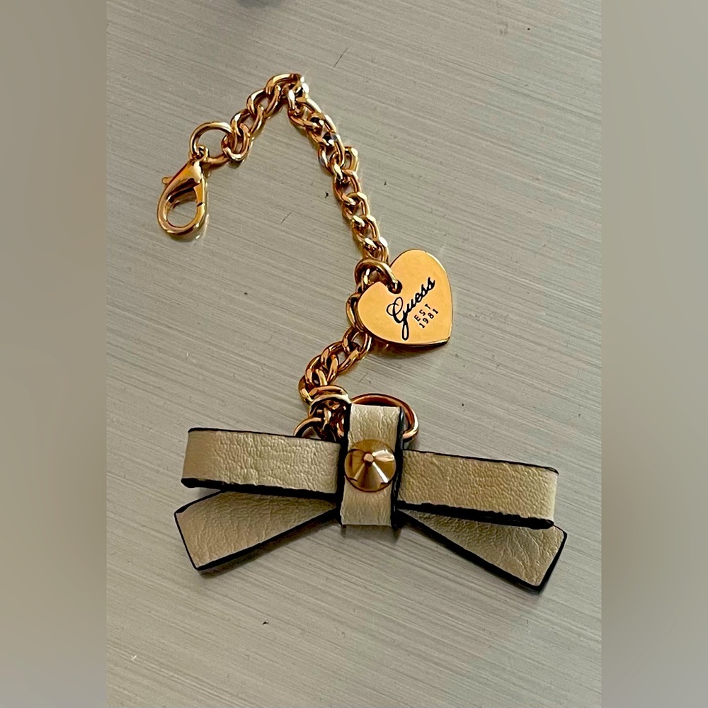 Guess bag charm / keycharm - Picture 1 of 3
